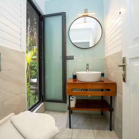 Lov Adults Only 3* Фаралия