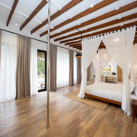 Lov Adults Only Hotel 3*