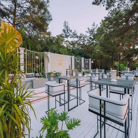 Отель Lov Adults Only Фаралия