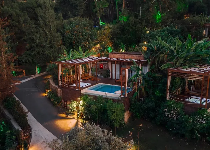 Lov Adults Only 3* ファラリア