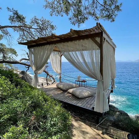 Lov Beach&nature Retreat Hotel