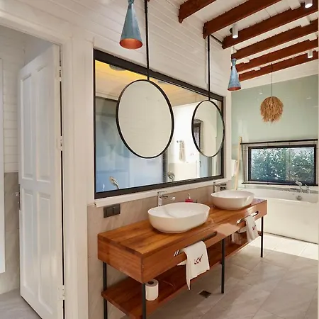 호텔 Lov Adults Only 3*