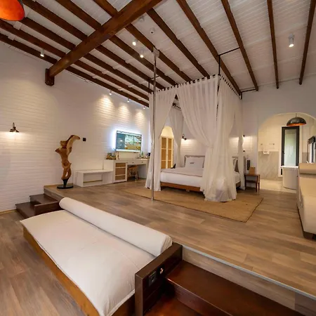 호텔 Lov Adults Only 파랄리아