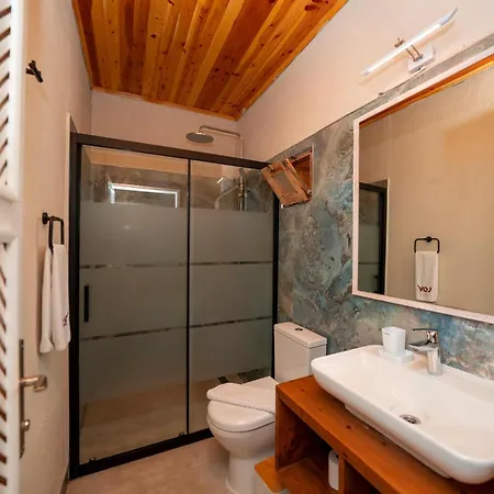 Lov Adults Only 3* 파랄리아